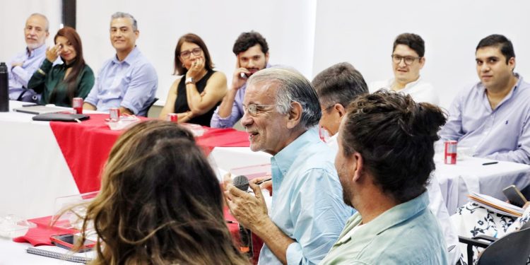 Gobernador Eduardo Verano promueve plan para superar estancamiento de exportaciones