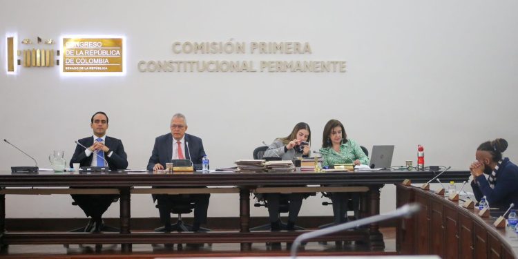 La mesada 14 de la Fuerza Pública, un paso más cerca de ser Ley Nacional