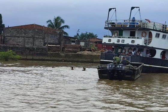 Rescatadas cuatro personas tras volcamiento de embarcación