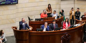 Oposición logra aplazar debate sobre reforma pensional: se invitará a expertos antes de continuar