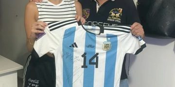 Exesposa de Exequiel Palacios le está vendiendo la medalla de campeón del mundo: Ya vendió la camisa