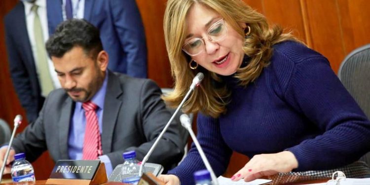 Ministerio de Hacienda confirma falta de aval fiscal para reforma a la salud