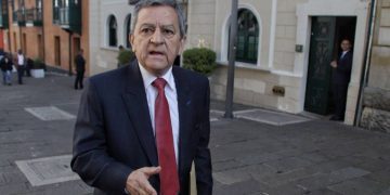 Gobierno denuncia ante la Fiscalía a exsecretario de Cancillería por licitación de pasaportes