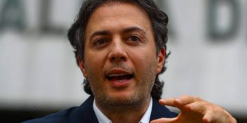 Donó dinero y ahora dice que ‘vaca’ es «ilegal»: Exalcalde Quintero cambia de postura tras críticas y solicita una nueva iniciativa