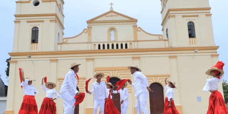 Con homenaje a los bailarines del Atlántico, la Gobernación cerró la ‘Semana de la Danza’
