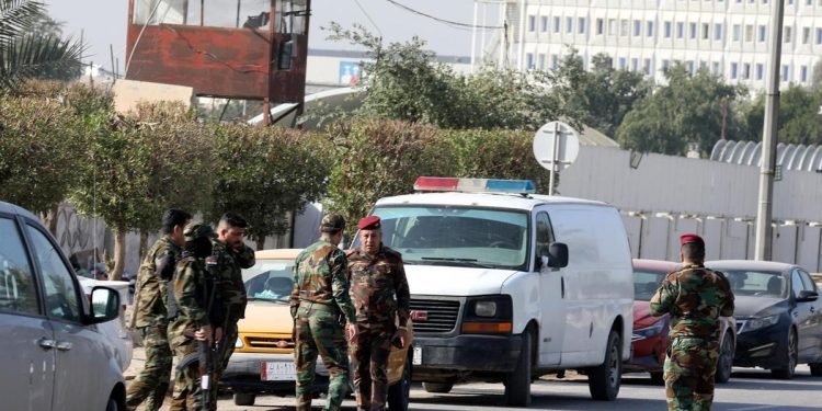 Dos muertos y tres heridos en ataque a base de grupo proiraní en Irak