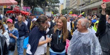 “Voté por Petro y le hago control desde el Congreso”: Representante Kathy Juvinao en marcha contra el gobierno