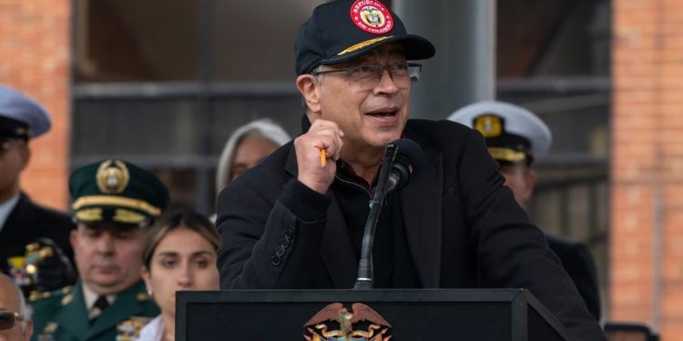 Divisiones políticas por día cívico decretado por Petro