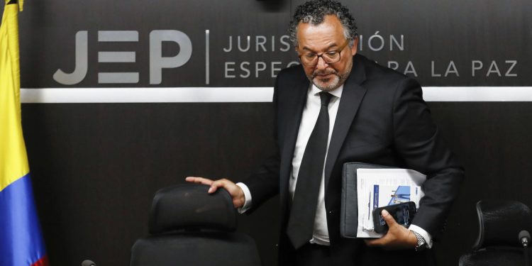 JEP ratifica imputación por esclavitud y secuestros al exsecretariado de las Farc