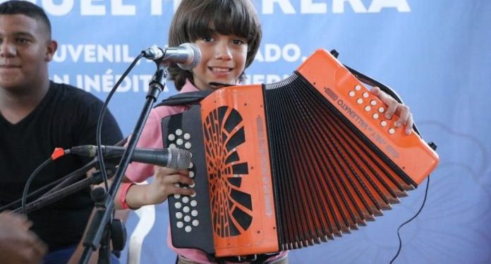 17 representantes de diferentes departamentos y 3 países participan en el Festival Vallenato. Aram Joel Calderón Díaz por Barranquilla