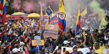 Hundir las reformas sociales es el propósito tras marchas del domingo, asegura oposición