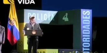 Petro critica corrupción policial en lanzamiento de nuevo modelo de servicio