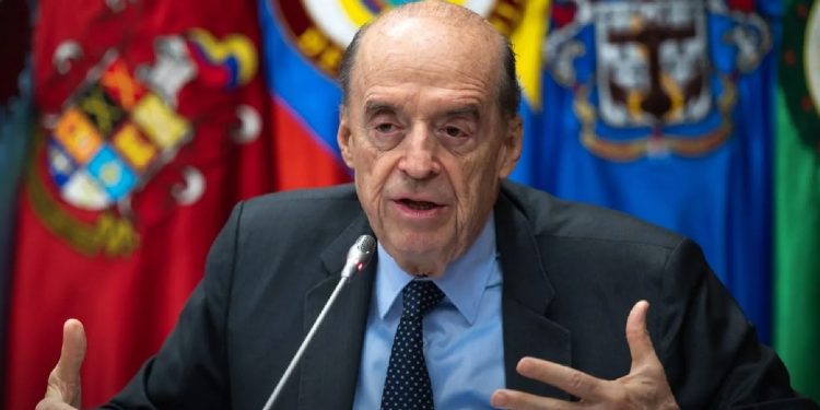 Procuraduría prorrogó suspensión provisional por tres meses al ministro de Relaciones Exteriores, Álvaro Leyva Durán