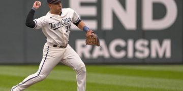 El barranquillero Dónovan Solano firmó con los Padres de San Diego