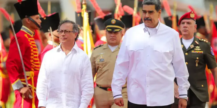 Petro viaja este martes a Caracas para encuentro con Nicolás Maduro