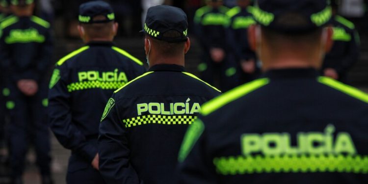 Medellín: Procuraduría abrió investigación contra 8 policías involucrados en caso de estadounidense encontrado con dos menores de edad