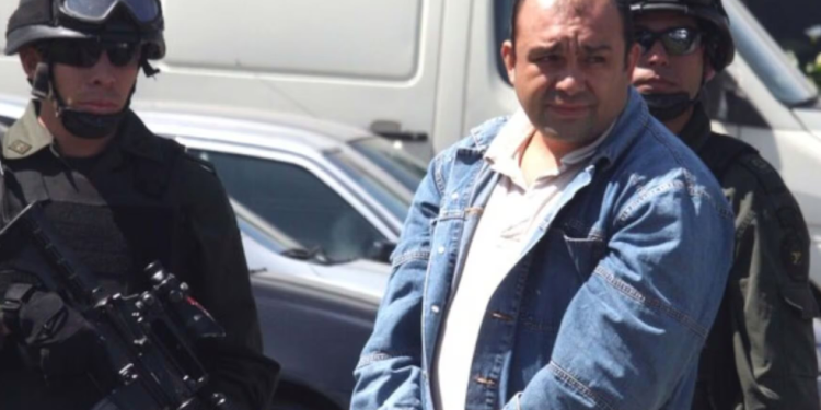 Se fugó alias Zeus, mayor (r) del Ejército capturado con arsenal al interior de un vehículo