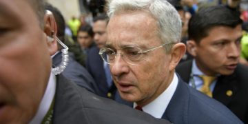 Corte se inhibió de investigar a Uribe por tráfico de influencias
