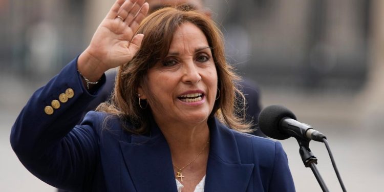 Fiscalía peruana denuncia constitucionalmente a Boluarte por cohecho en ‘Caso Rolex’