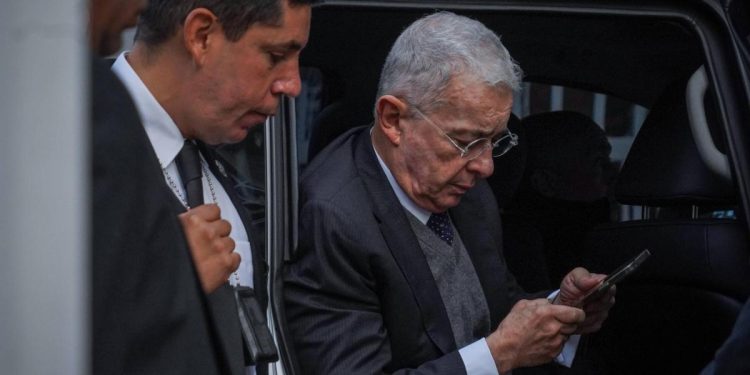 Fiscalía añade nuevo delito contra Álvaro Uribe