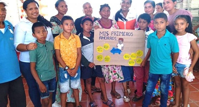 La niñez Wayuu aprende hábitos de ahorro con World Vision