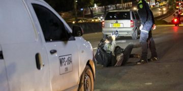 Apartan a policía que golpeó a periodistas que cubrían asesinato de director de La Modelo