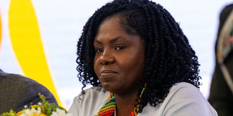 Por error, Ministerio de la Igualdad consignó millonarios bonos a funcionarios