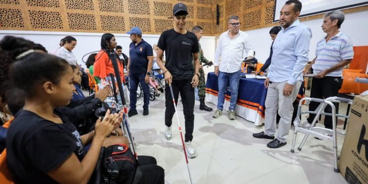 Gobernación del Atlántico entrega ayudas técnicas a estudiantes en condición de discapacidad de Uniatlántico