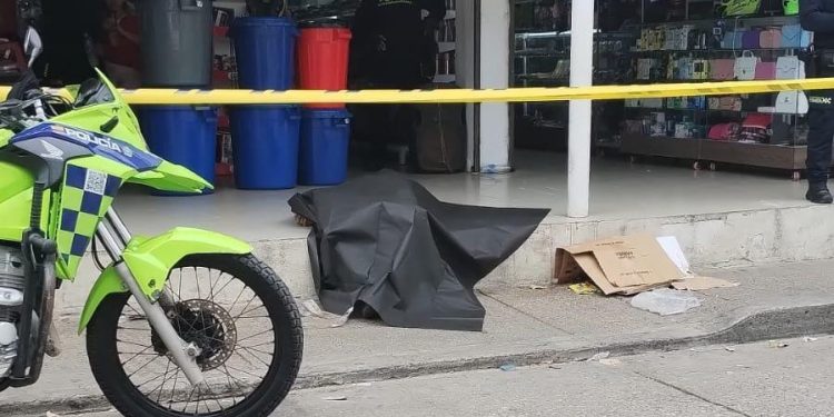 Muere cuidador de vehículos frente a la Olímpica de la carrera 27 con 101, en Los Olivos 