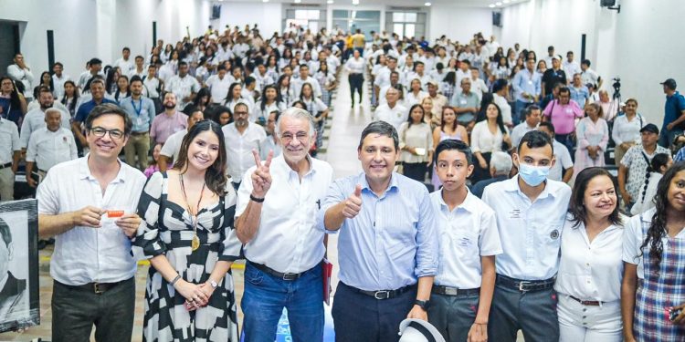 Gobernación y Mintic sellan alianza para construir tres nodos de inteligencia artificial en el Atlántico