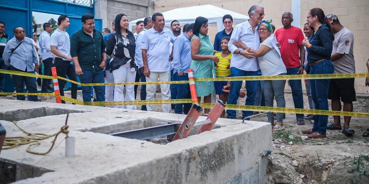 Construcción de redes de alcantarillado La Arenosa de Santo Tomás avanza 88 %