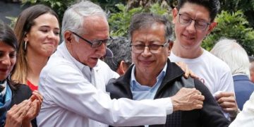 Audios demostrarían que Petro sí estaba advertido de crisis en modelo de salud de maestros