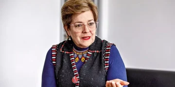 Hijos de la ministra de Trabajo tienen millonarios contratos con el Gobierno