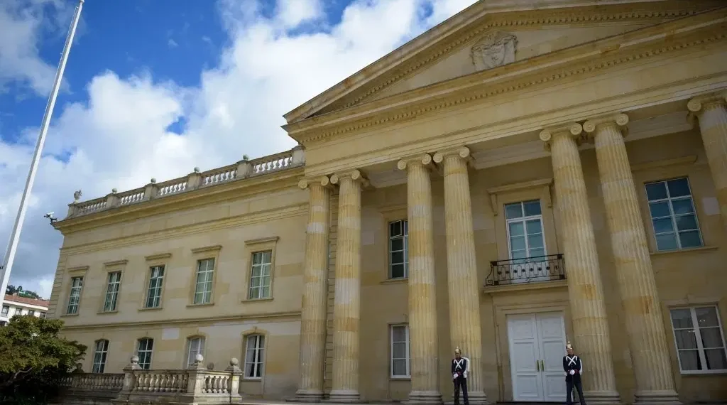 Dapre adjudicó millonario contrato a la ‘Paz Total’