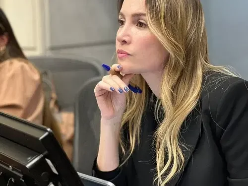 Congreso está a un paso de crear el delito de Violencia Digital