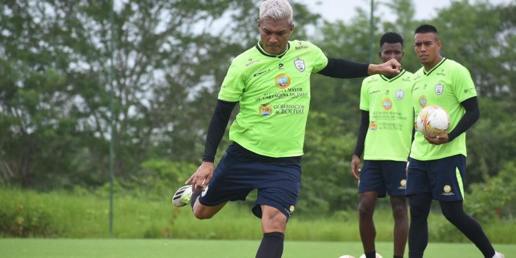 Otro golpe para el Real Cartagena: Teófilo Gutiérrez se despide del club tras la eliminación