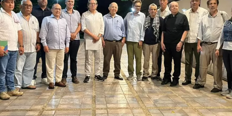 ‘Iván Márquez’ no podría recibir beneficios por ser desertor del acuerdo de paz, dicen congresistas