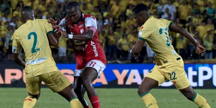 A 90 minutos de la gloria: Santa Fe y Bucaramanga definen la estrella