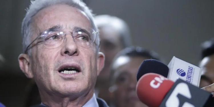El país no tiene seguridad y será difícil rescatarla: Uribe