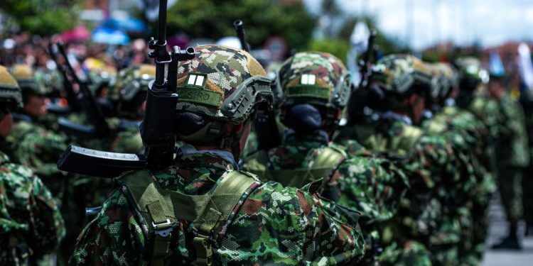 Mindefensa anunció que aumentará el pie de fuerza en Colombia
