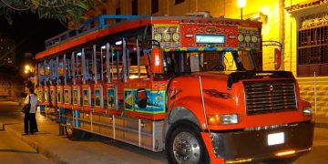 Este jueves, Alcaldía expedirá decreto para regular chivas turísticas en Cartagena