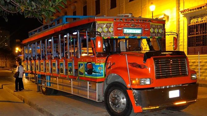 Este jueves, Alcaldía expedirá decreto para regular chivas turísticas en Cartagena