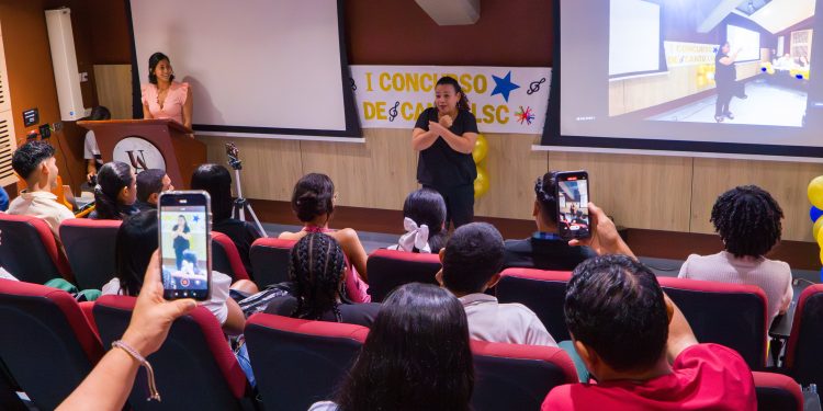 Uniatlántico realizó el primer concurso de canto en Lengua de Señas Colombiana