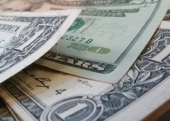 El dólar superó la barrera de los 4 mil pesos