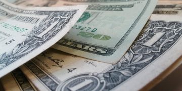 El dólar superó la barrera de los 4 mil pesos