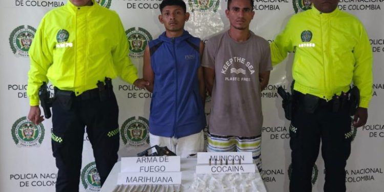 Capturdos en Malambo por porte ilegal de armas y tráfico de drogas
