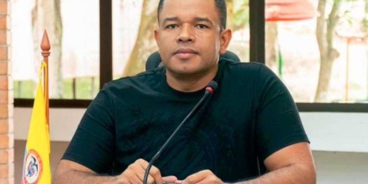 Yahir Acuña seguirá libre mientras avanza su proceso por parapolítica