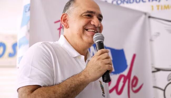 “Fue manipulada”: Alcalde de Santa Marta cuenta la historia de foto con autodefensas