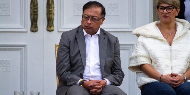 Aumenta desaprobación del gobierno Petro en un 65% según Datexco