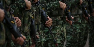 Comandante del Ejército le pidió la baja al general Óscar Vera, experto en inteligencia